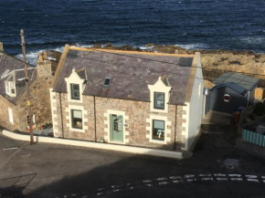Seafront holiday home in Findochty